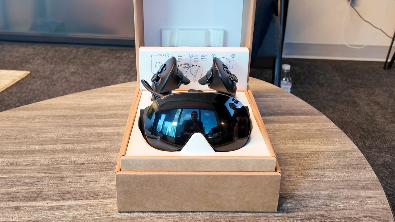 Steam Frame VR gözlüğü ve heyecanlı kullanıcı topluluğu
