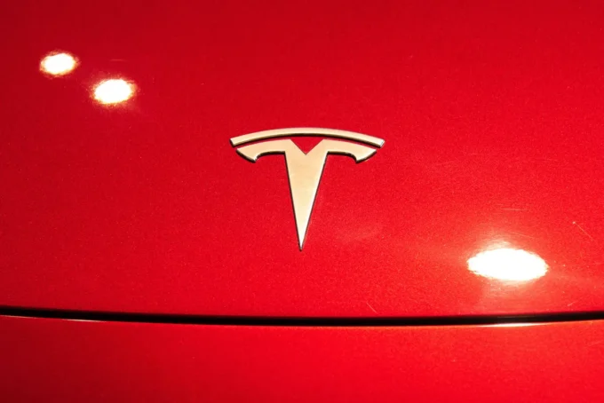Tesla elektrikli araç üretimi